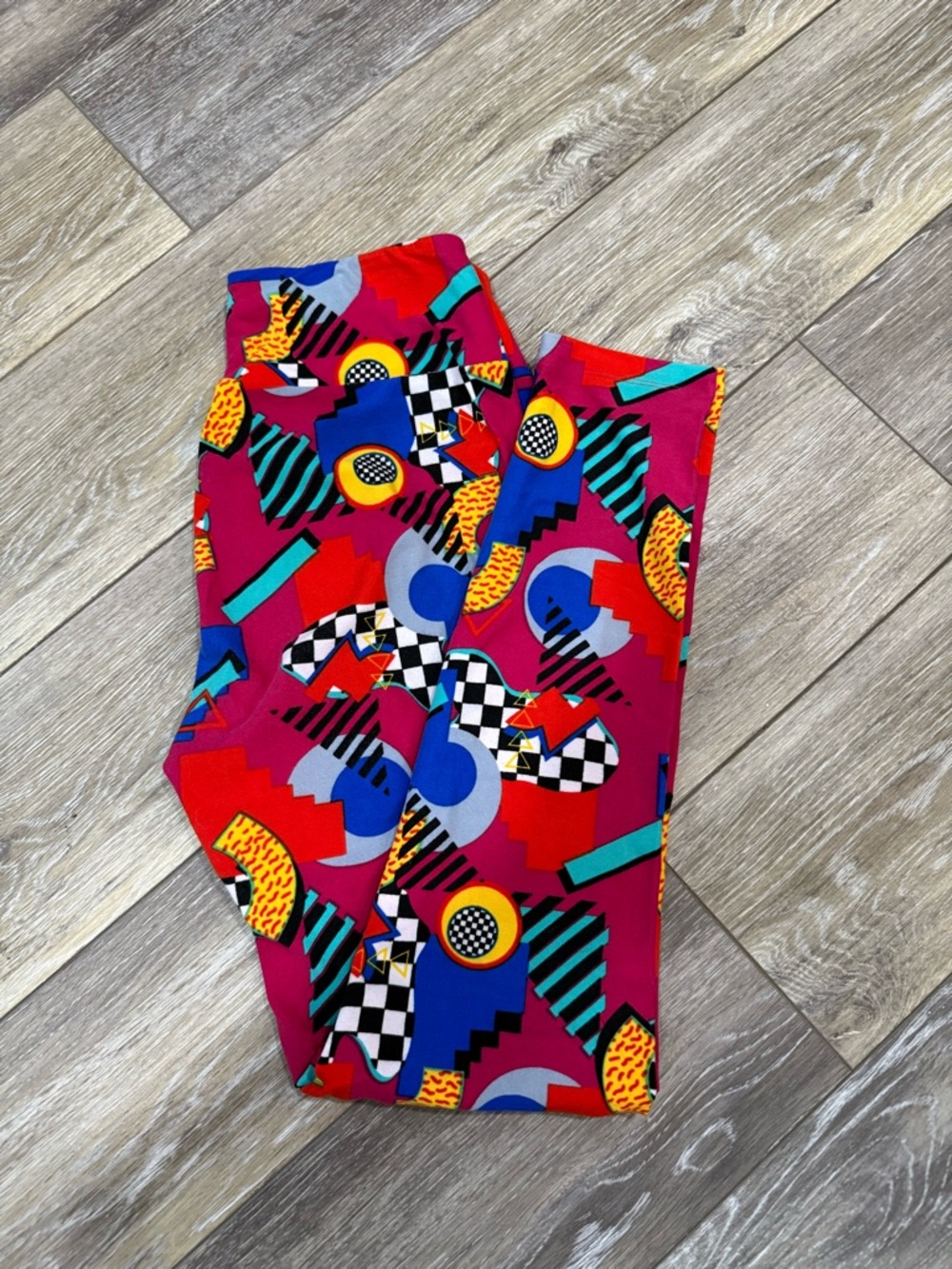 LuLaRoe Leggings Multicolor Geometric Print Leggings - Magenta, Blue, Yellow
